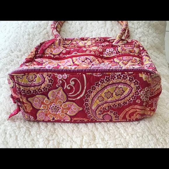 Vera Bradley Round Double Handle Tote/Purse - Picture 4 of 13